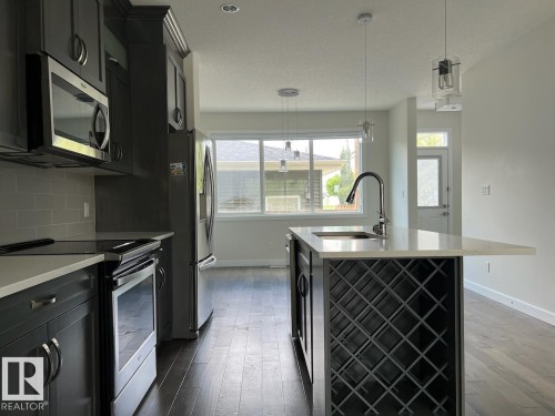 10574 62 Avenue, Edmonton, AB - Indoor Photo Showing Kitchen With Upgraded Kitchen