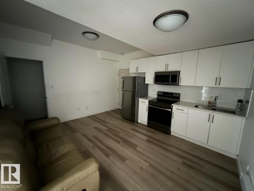 10574 62 Avenue, Edmonton, AB - Indoor Photo Showing Kitchen