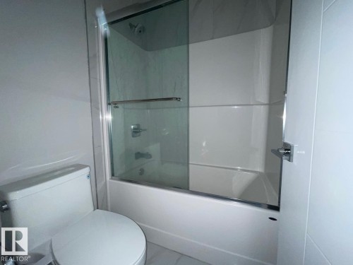 3302 Soleil Boulevard, Beaumont, AB - Indoor Photo Showing Bathroom