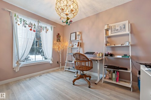 624 Henderson Street, Edmonton, AB - Indoor Photo Showing Office