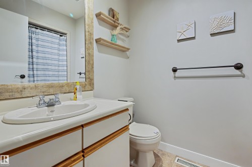 624 Henderson Street, Edmonton, AB - Indoor Photo Showing Bathroom