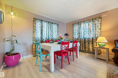 624 Henderson Street, Edmonton, AB - Indoor Photo Showing Dining Room