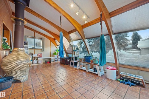 624 Henderson Street, Edmonton, AB - Indoor Photo Showing Other Room