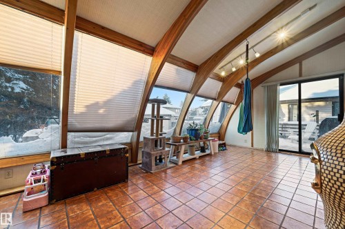 624 Henderson Street, Edmonton, AB - Indoor Photo Showing Other Room