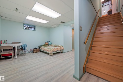 624 Henderson Street, Edmonton, AB - Indoor