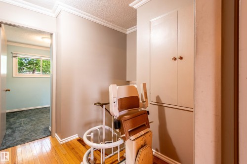 6411 149 Avenue, Edmonton, AB - Indoor Photo Showing Other Room