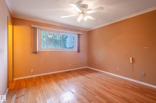 6411 149 Avenue, Edmonton, AB - Indoor Photo Showing Other Room