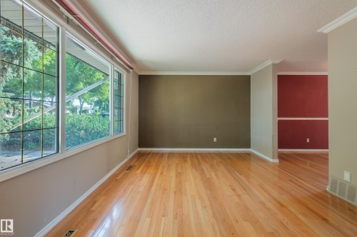 6411 149 Avenue, Edmonton, AB - Indoor Photo Showing Other Room