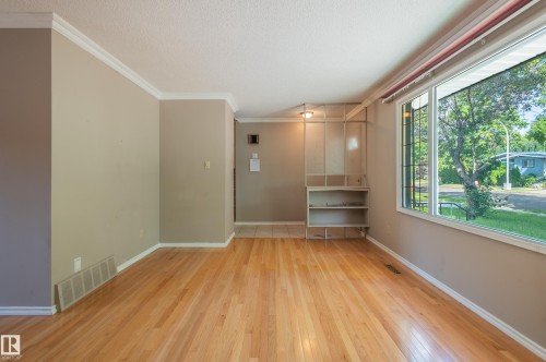 6411 149 Avenue, Edmonton, AB - Indoor Photo Showing Other Room
