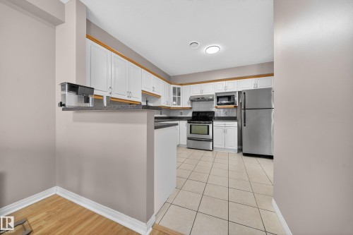 80 2505 42 Street, Edmonton, AB - Indoor Photo Showing Kitchen