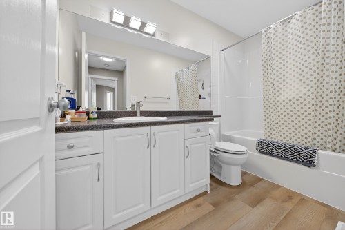 80 2505 42 Street, Edmonton, AB - Indoor Photo Showing Bathroom