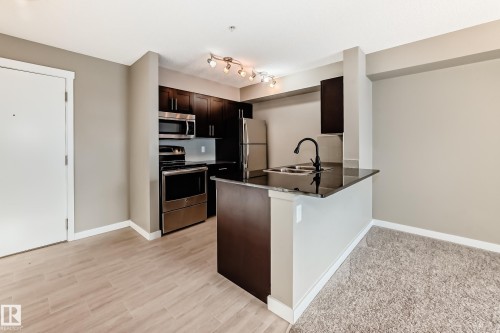 226 1510 Watt Drive, Edmonton, AB - Indoor Photo Showing Kitchen