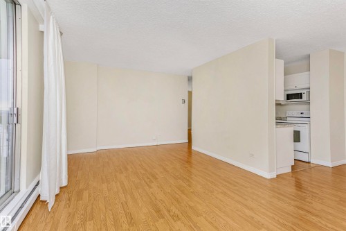 1711 10883 Saskatchewan Drive, Edmonton, AB - Indoor