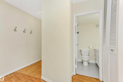 1711 10883 Saskatchewan Drive, Edmonton, AB - Indoor Photo Showing Bathroom