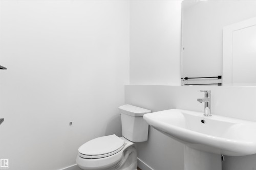 4511 Warbler Loop, Edmonton, AB - Indoor Photo Showing Bathroom