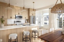 2133 Crossbill Lane  Edmonton, AB T5S 0W4