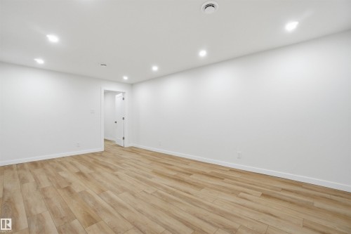 5711 95 Avenue, Edmonton, AB - Indoor