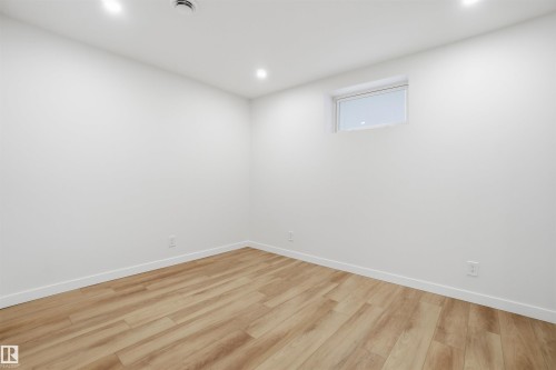 5711 95 Avenue, Edmonton, AB - Indoor Photo Showing Other Room