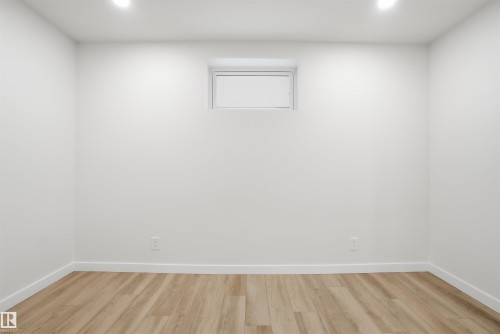 5711 95 Avenue, Edmonton, AB - Indoor Photo Showing Other Room