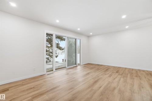 5711 95 Avenue, Edmonton, AB - Indoor Photo Showing Other Room