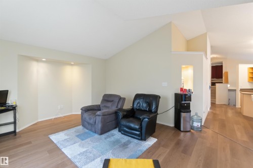 10 Heatherglen Drive, Spruce Grove, AB - Indoor Photo Showing Living Room