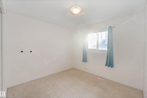 10 Heatherglen Drive, Spruce Grove, AB - Indoor Photo Showing Other Room