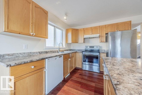 5 Highwood Boulevard, Devon, AB - Indoor Photo Showing Kitchen