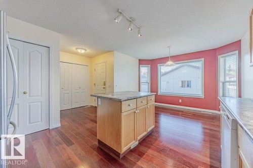 5 Highwood Boulevard, Devon, AB - Indoor Photo Showing Kitchen