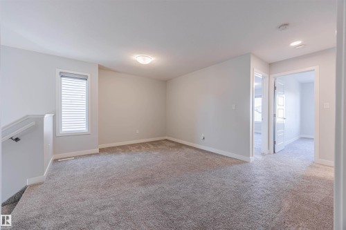 1745 Plum Crescent Sw, Edmonton, AB - Indoor Photo Showing Other Room