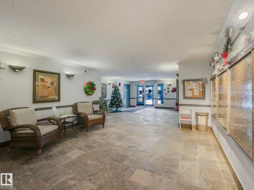 407 592 Hooke Road, Edmonton, AB - Indoor
