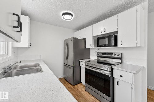 6612 178 Street, Edmonton, AB - Indoor Photo Showing Kitchen With Double Sink