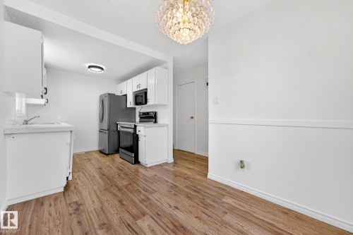 6612 178 Street, Edmonton, AB - Indoor Photo Showing Kitchen