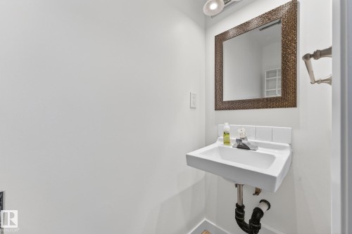 6612 178 Street, Edmonton, AB - Indoor Photo Showing Bathroom