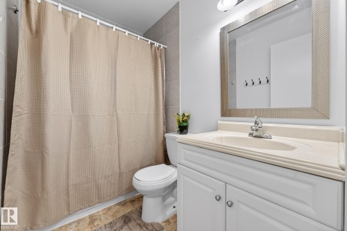 6612 178 Street, Edmonton, AB - Indoor Photo Showing Bathroom