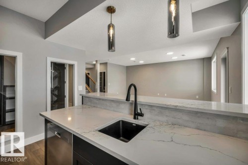 44 Eldridge Point(E), St. Albert, AB - Indoor Photo Showing Kitchen