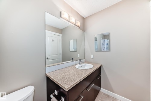 65 8315 180 Avenue, Edmonton, AB - Indoor Photo Showing Bathroom