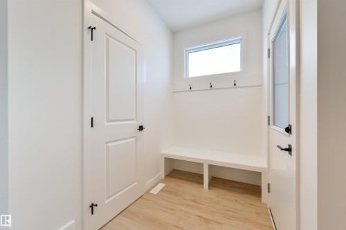 7 Cobblestone Gate, Spruce Grove, AB - Indoor Photo Showing Other Room