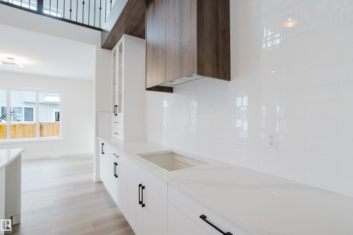 2704 194 Street, Edmonton, AB - Indoor Photo Showing Kitchen