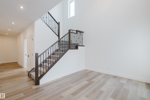 2704 194 Street, Edmonton, AB - Indoor Photo Showing Other Room