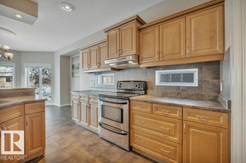 14816 16 Street Nw, Edmonton, AB - Indoor Photo Showing Kitchen