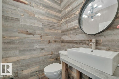 14816 16 Street Nw, Edmonton, AB - Indoor Photo Showing Bathroom