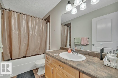 14816 16 Street Nw, Edmonton, AB - Indoor Photo Showing Bathroom