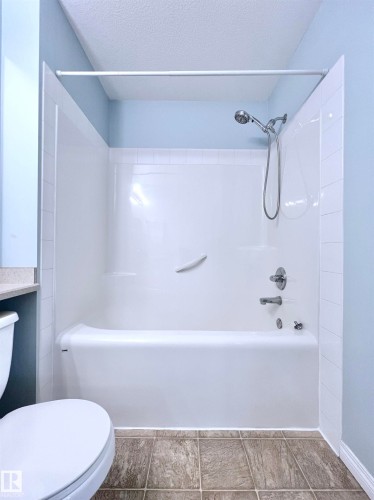 206 111 Edwards Drive, Edmonton, AB - Indoor Photo Showing Bathroom