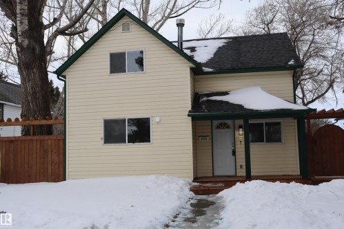 Brand new fence with terciles - 4508 52 St., Wetaskiwin, AB - Outdoor With Exterior