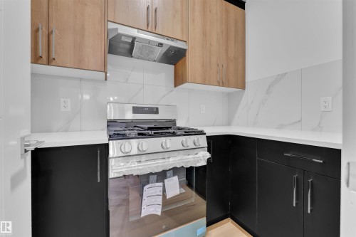 204 Crystal Creek Drive, Leduc, AB - Indoor Photo Showing Kitchen