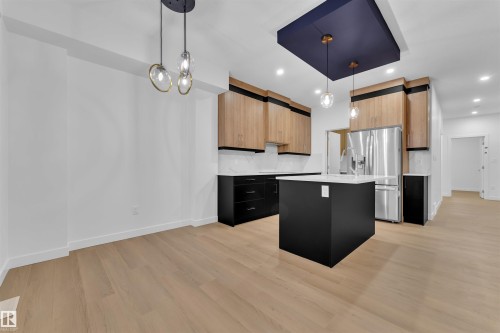 204 Crystal Creek Drive, Leduc, AB - Indoor Photo Showing Kitchen With Upgraded Kitchen