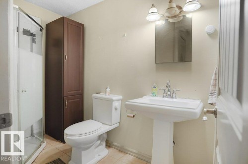 1533 36B Avenue, Edmonton, AB - Indoor Photo Showing Bathroom