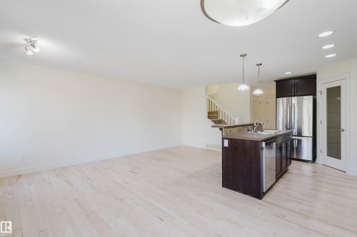 33 Catalina Ct, Fort Saskatchewan, AB - Indoor Photo Showing Kitchen