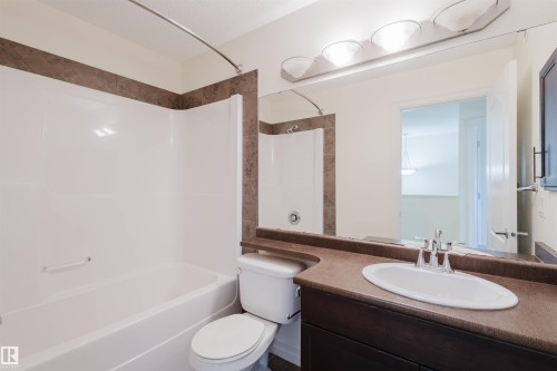 33 Catalina Ct, Fort Saskatchewan, AB - Indoor Photo Showing Bathroom