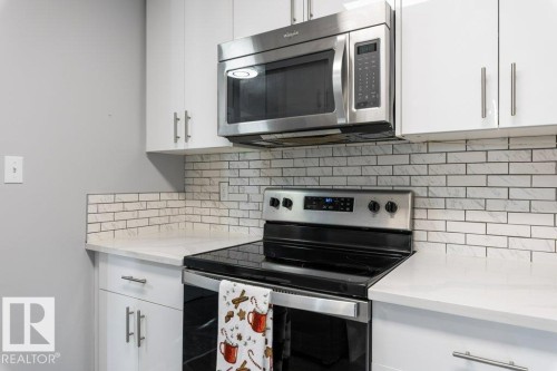 16487 115 Street, Edmonton, AB - Indoor Photo Showing Kitchen